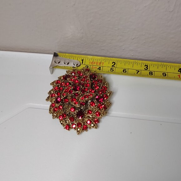 Very Pretty Red And Gold Tone Brooch - Picture 6 of 11